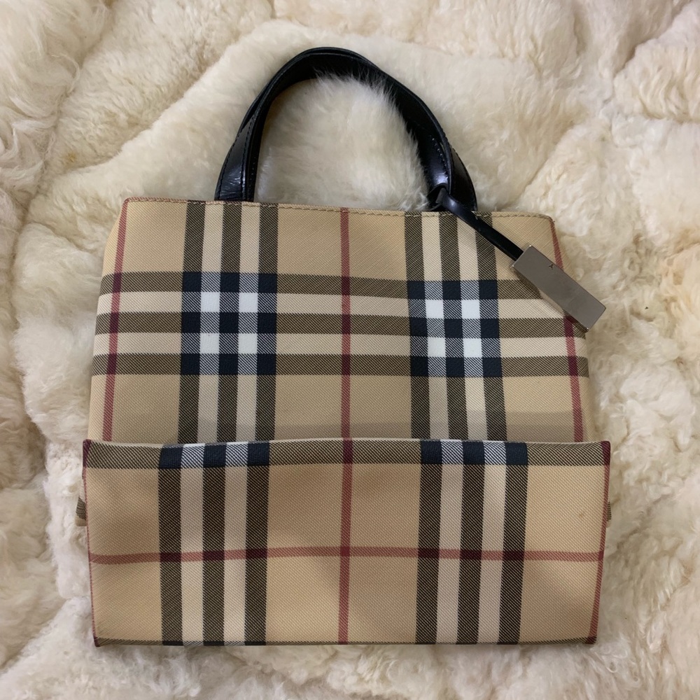 Burberry purse